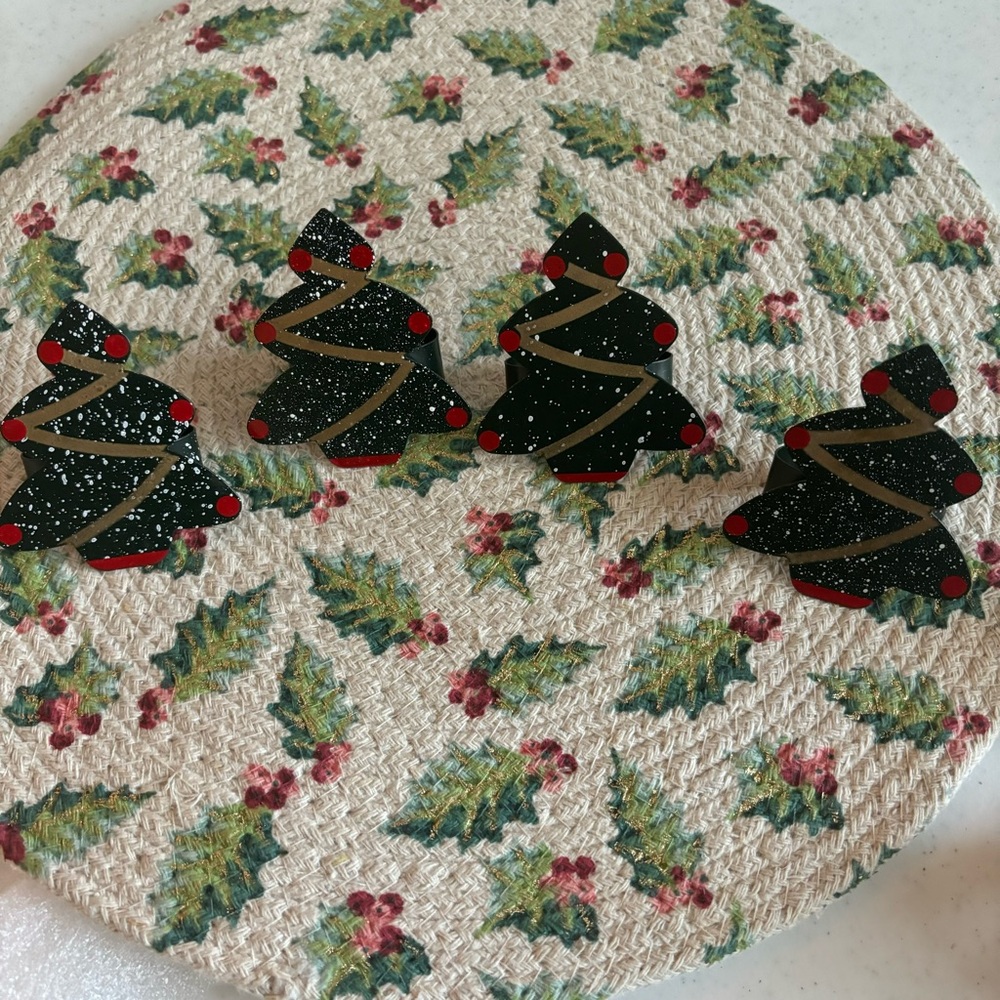 Festive Christmas Tree metal napkins rings set 4